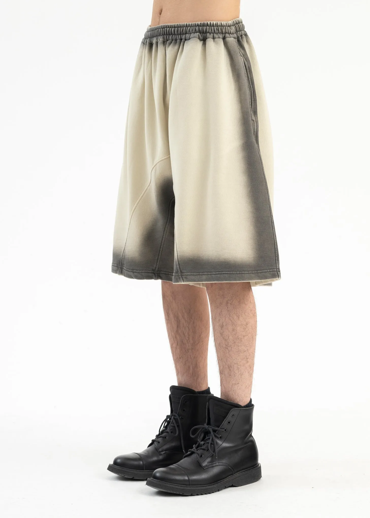 BEIGE SPRAY SOUFFLE SWEAT SHORTS